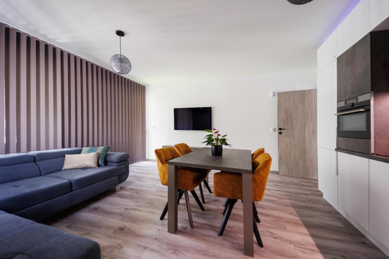 Bauhaus Wellness 105