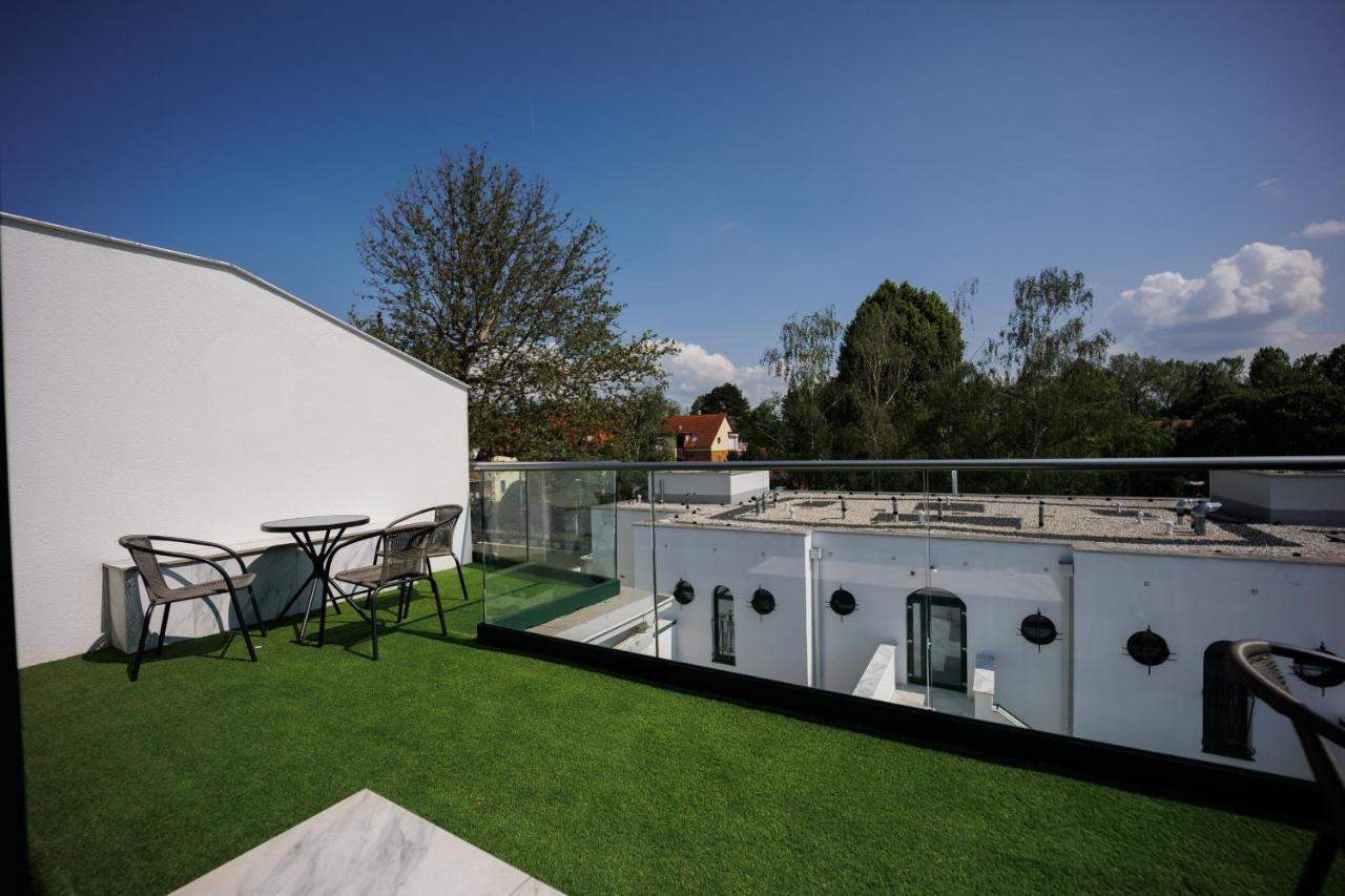 Bauhaus Wellness 105 * Siofok