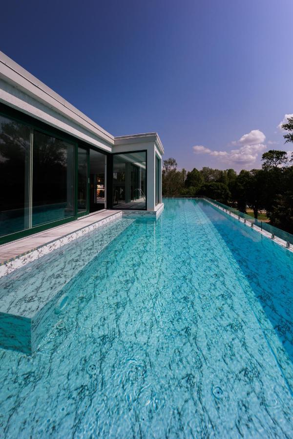 Bauhaus Wellness 105 *