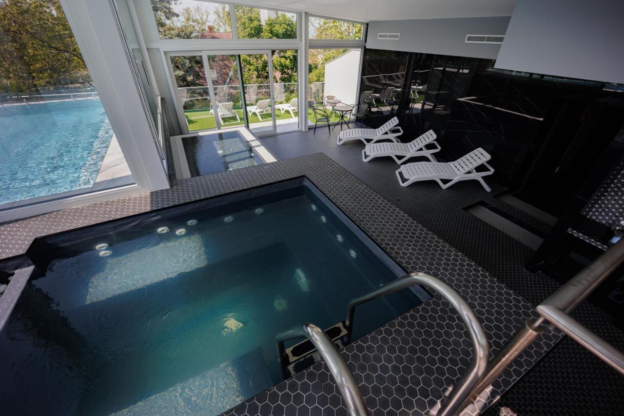 Bauhaus Wellness 105 *