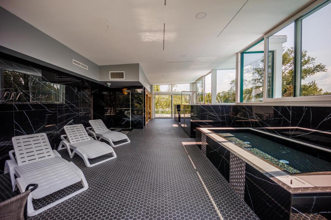 Bauhaus Wellness 105 Apartment Siofok