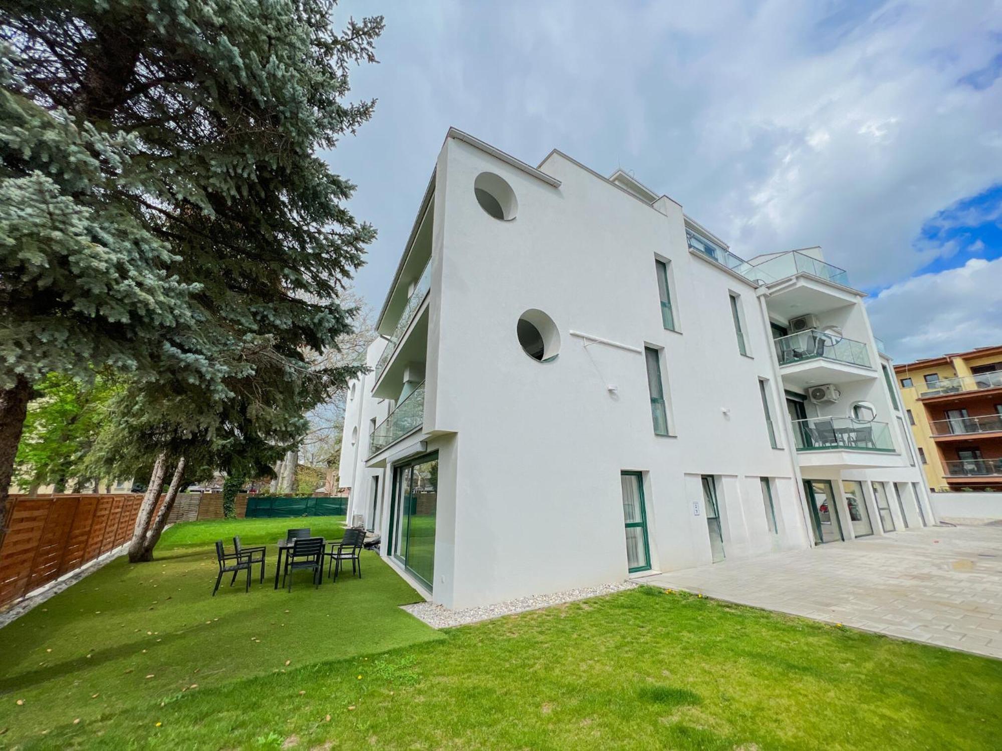 Bauhaus Wellness 105 Apartment
