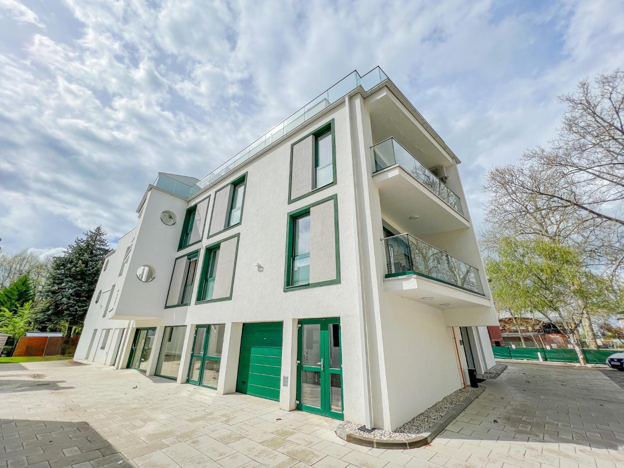 Bauhaus Wellness 105 * Siofok